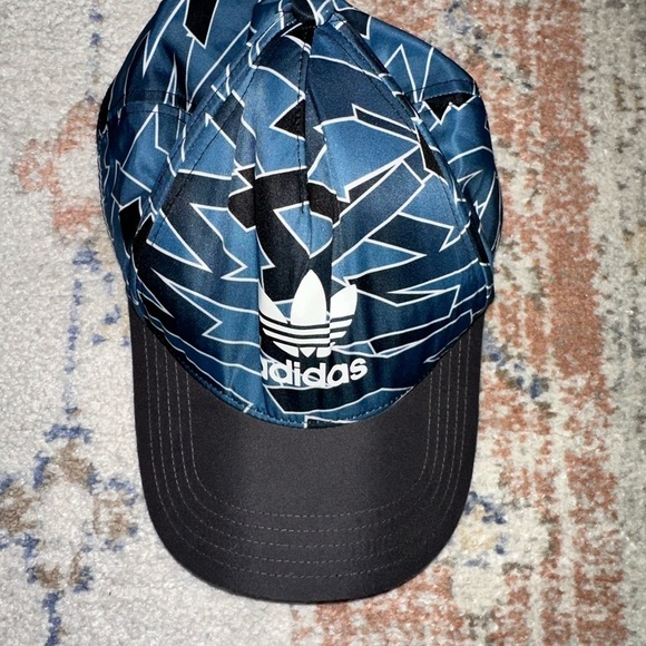 Adidas Shattered Stripe SnapBack Hat - Picture 2 of 6
